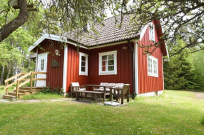 Cozy and rural holiday accommodation 150 meters from Lake Vanern, Mellerud